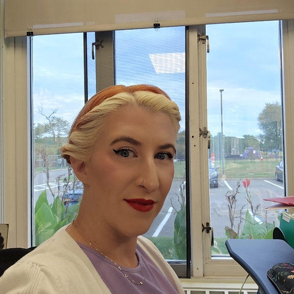 Meet your Posher, Ashley - Picture 3 of 4